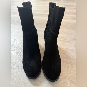 Chic Black Suede Ankle Booties